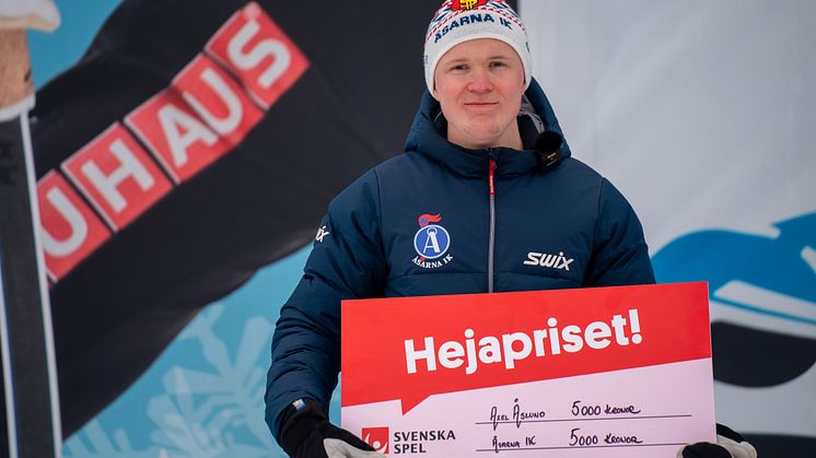 Axel Åslund liggande