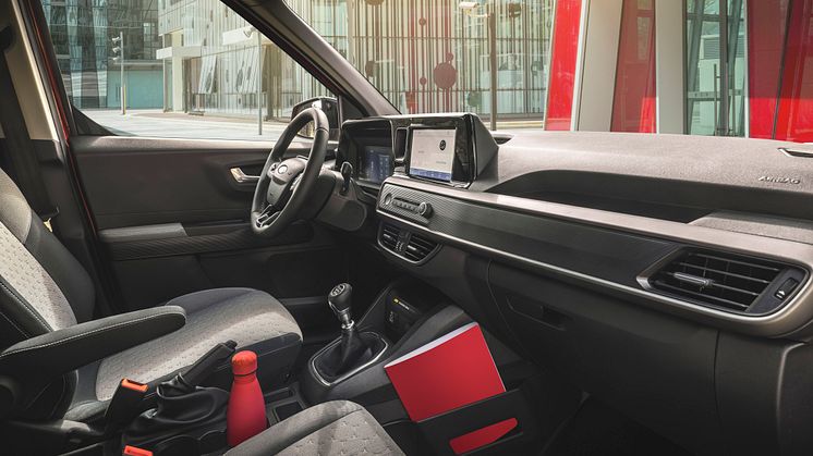 2023 FORD TRANSIT COURIER (9)