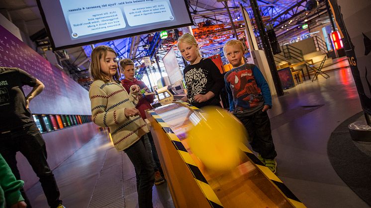 Stort Sverige-Norge projekt ska locka ungdomar till teknik och naturvetenskap