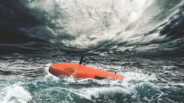 HUGIN_in_the_waves-press