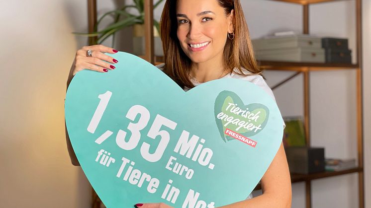 Fressnapf-Initiative "Tierisch engagiert" sammelt europaweit mehr als 1,3 Millionen Euro für Tiere in Not - mit prominenter Unterstützung von Jana Ina Zarrella. Foto: Jana Ina Zarrella für "Tierisch engagiert"