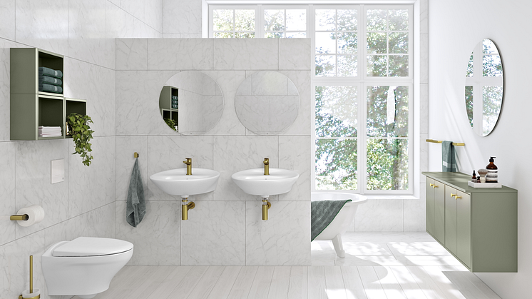 Epic_Square_Brass_Bathroom