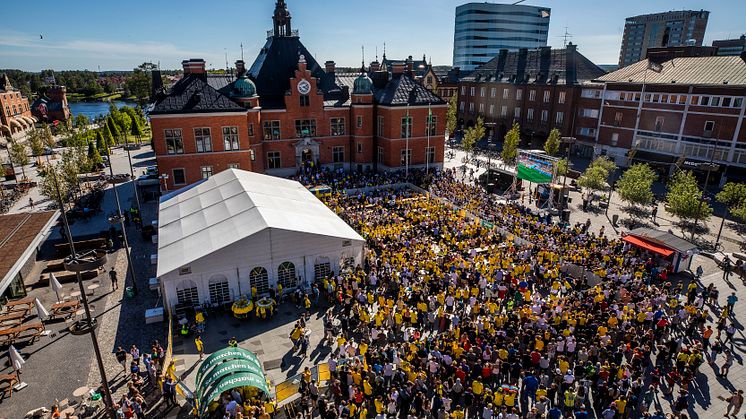 Bild från VM-festen 2018 på Rådhustorget. Foto: Fredrik Larsson