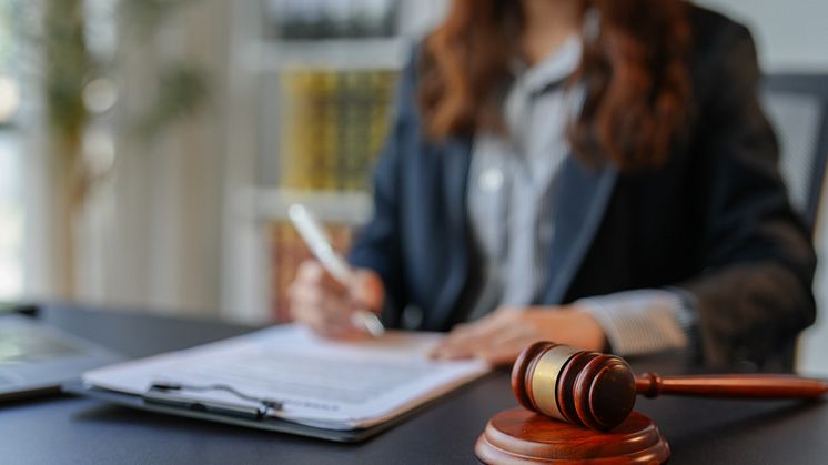 1 Bank and online auctions - PreciousJ_shutterstock_2496856457_smaller.jpg