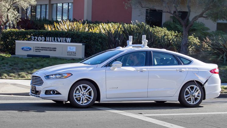 Ford begynner testing av selvkjørende  biler på offentlig vei i California 