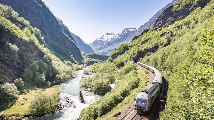 Flåmsbana ble i 1944 en av de første elektrifiserte jernbanestrekningene i landet