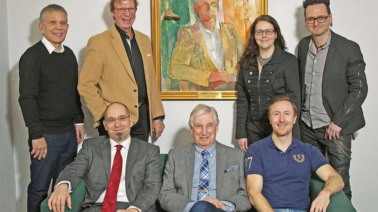 Tidigare utdelning 2020 från Ahlgrens Donationsfond med dåvarande ordförande Ove Anonsen sittande i mitten.