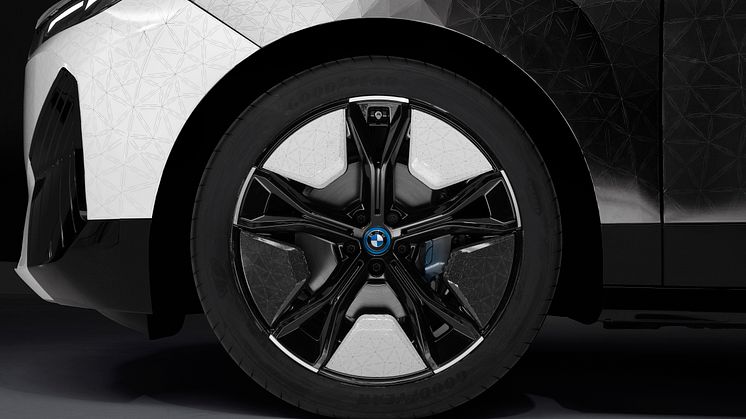 BMW iX med E Ink