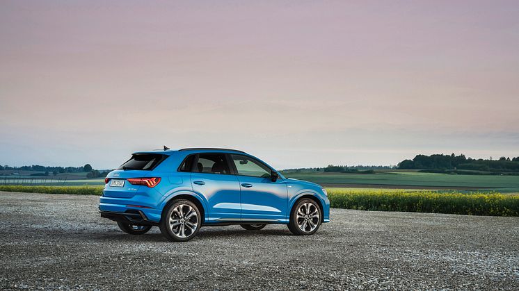 Audi Q3 45 TFSI e (Turboblå)