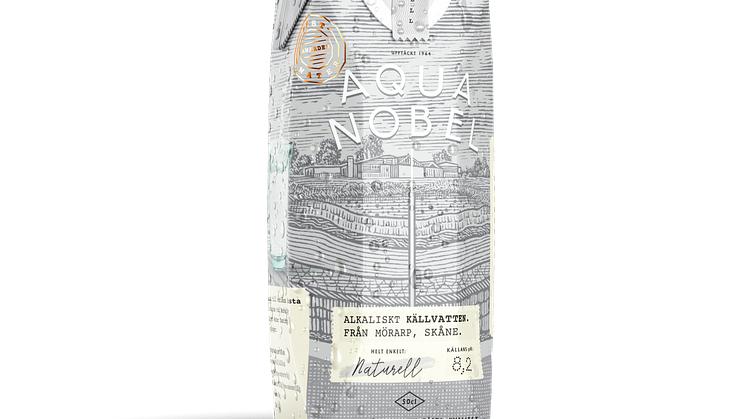 Aqua Nobel pH 8,2 Alkaliskt naturellt källvatten i klimatsmart kartongförpackning
