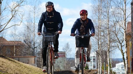 På cykel i Lycksele? Landstinget delar ut cykelhjälmar!