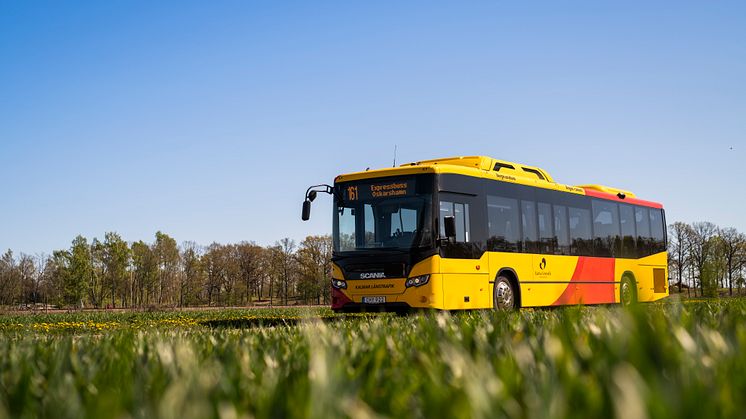 Pressinbjudan: Sommarlovskort delas ut till högstadiet