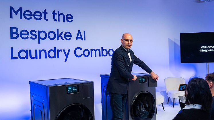 The event showed how the Bespoke AI Laundry Combo uses smart sensors and AI to choose the best settings to wash and dry clothes 3.jpg