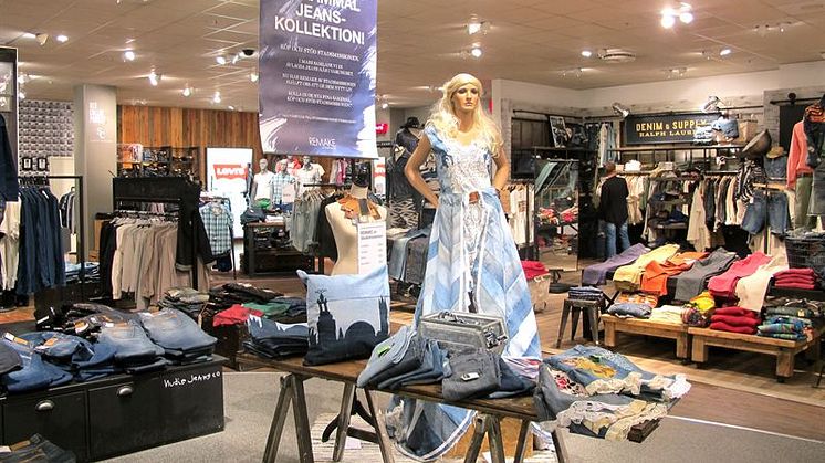 Åhléns säljer produkter gjorda av avlagda jeans