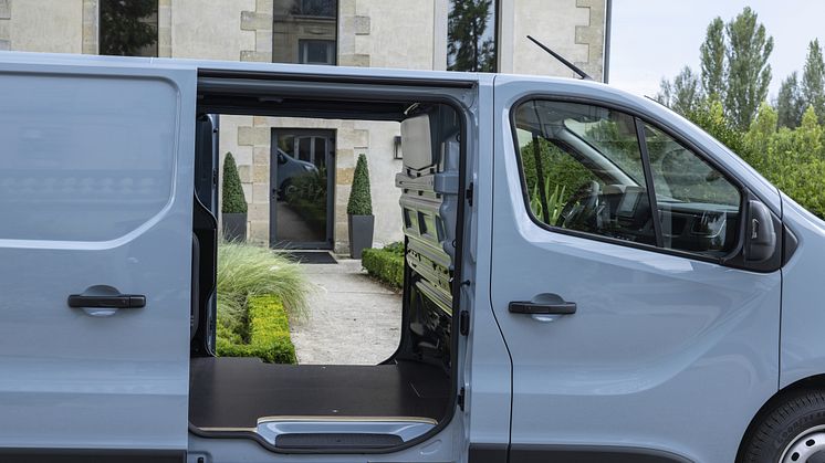 All-new_Trafic_Van_E-Tech_electric_drive_test (4)