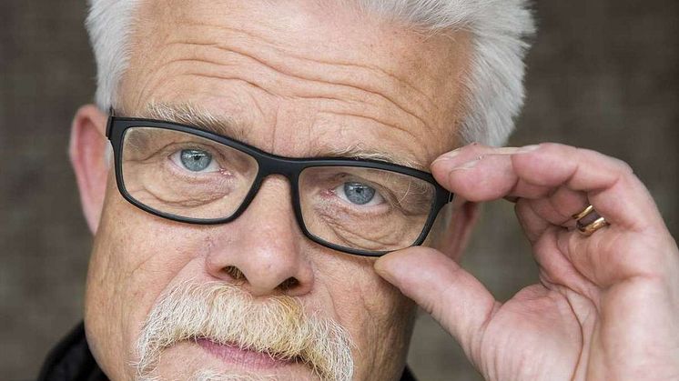 Mattias Gardells föreläsning om rasistiska våldsdåd inleder det publika programmet för Antirasistiskt monument.
