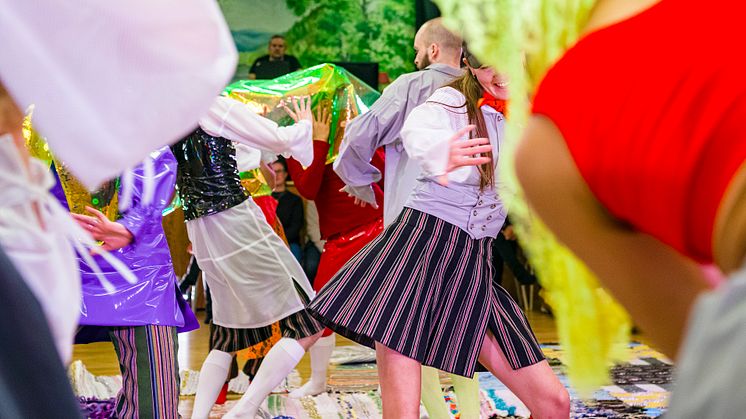 Norrdans föreställning Vi kan göra va du vill har premiär i Minervahallen, Ånge fredag 20 maj. Foto: Lia Jacobi