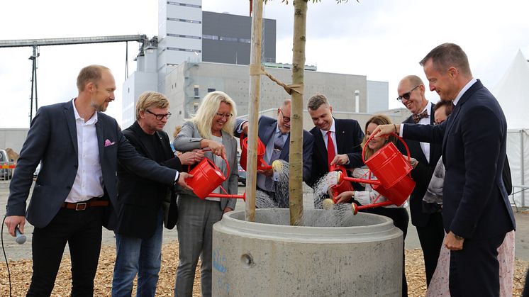 Jonas Holmberg, Kent Hedberg, Ewa Bideberg, Pelle Höög, Ulf Olsson, Jennie Nilsson, Ulrik Nilsson, Eva Theen-Johansson och Anders Ygeman. 