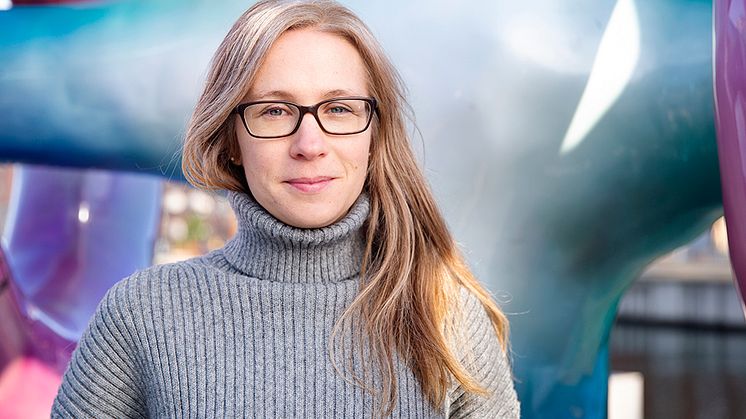 Forskare pratar om ”varma experter”, personer som står – i detta fall – den äldre personen nära. Detta till skillnad från vanliga ”kalla” experter, till exempel ingenjörer som utvecklar medieteknologi. På bilden forskaren Carolina Martinez.