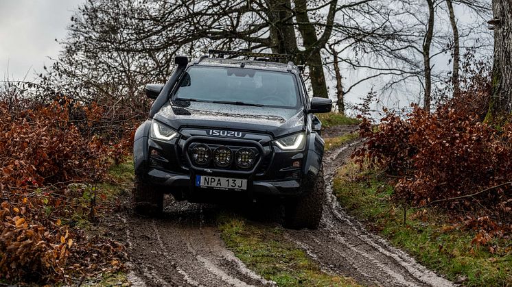 ISUZU_D-Max_AT35_251121_01