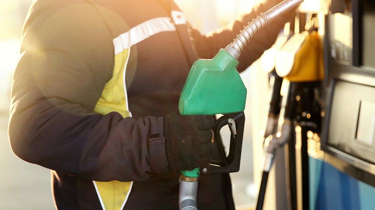 För att Sverige ska få en långvarig skattereduktion för rena och höginblandade biodrivmedel krävs att regeringen ansöker om statsstödsgodkännande hos kommissionen senast den 1 mars. Foto: iStock