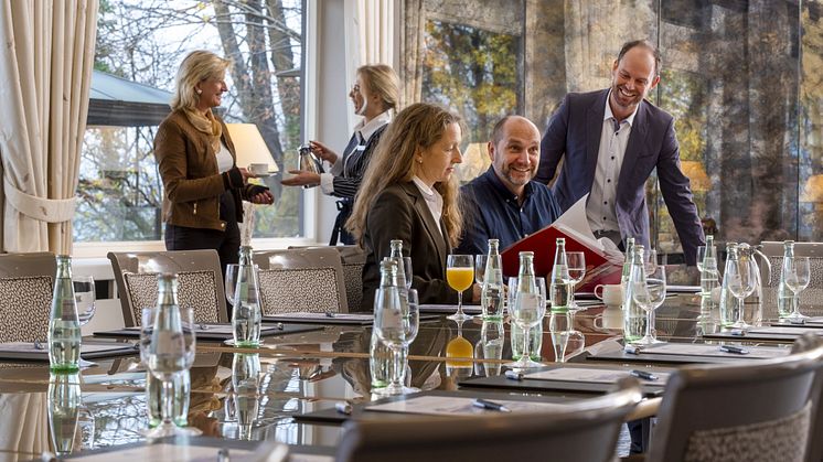 Tagen in toller Atmosphäre: Auch im Maritim Hotel Kiel wurde renoviert, die Gäste freuen sich über einen helleren frischen  Look.