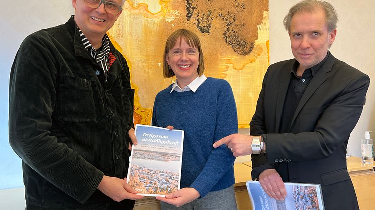 Överlämning av rapporten Design som utvecklingskraft
