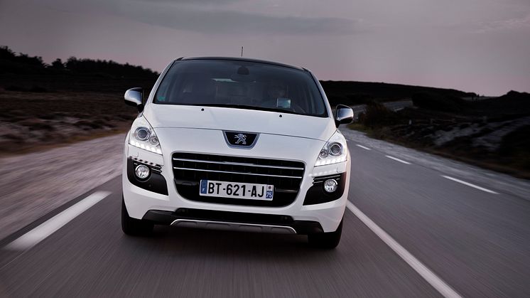 Peugeot vinder den prestigefyldte pris ”Det gyldne rat” for HYbrid4-teknologien