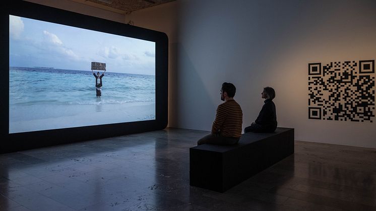 Play, installation1