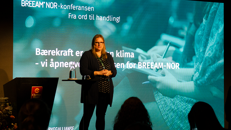 Leder for BREEAM i Grønn Byggallianse, Viel Sørensen, presenterte noen av endringene som kommer i den nye manualen BREEAM-NOR 3.0, som lanseres 28. februar 2022.
