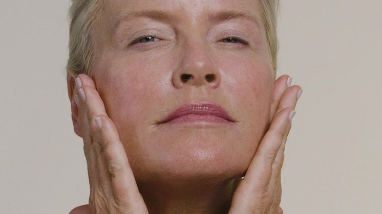 Dr Dennis Gross Advanced Retinol + Ferulic Overnight Wrinkle Treatment.mp4