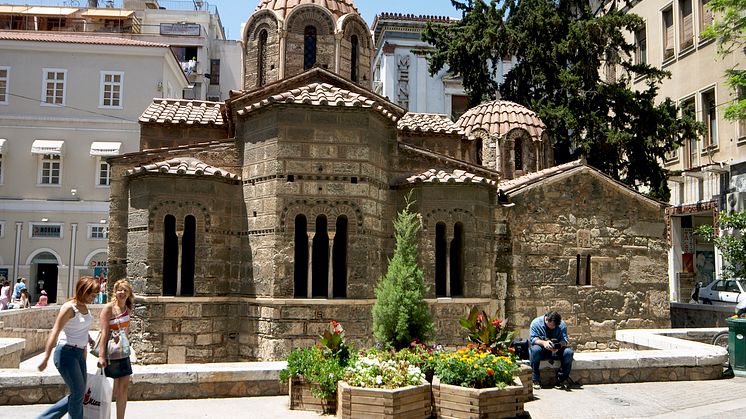 DEST_ATHENS_GREECE_ERMOU-STREET_GettyImages-200506476-001_Universal_Within usage period_84928