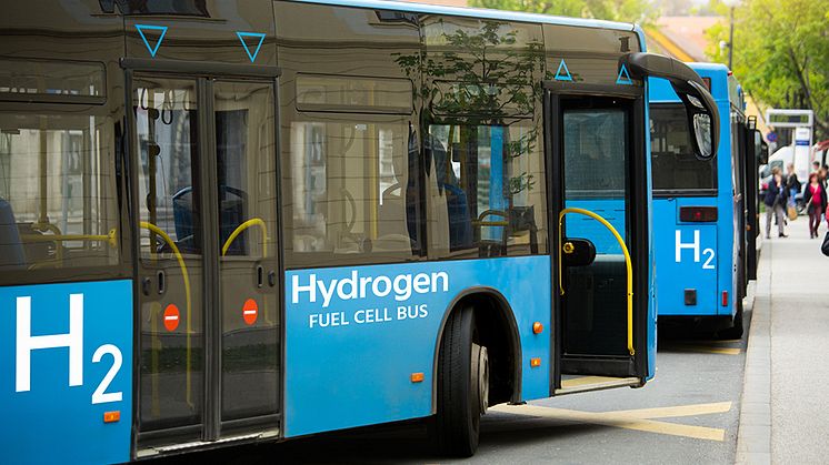 Flera klimatfördelar med att producera vätgas från biogas visar ny rapport