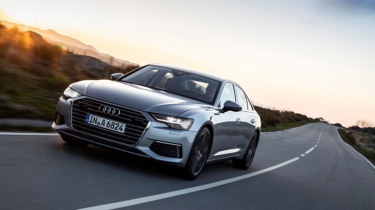 Audi A6 (florettsølv) forfra dynamisk