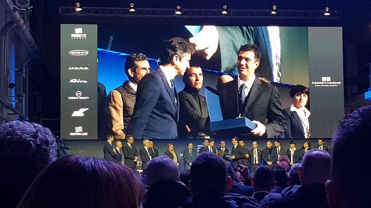 Dometic Italy’s Roberto Bonomi (right) receives the Best Supplier of the Year award at the Ferretti Group Suppliers’ Conference this month
