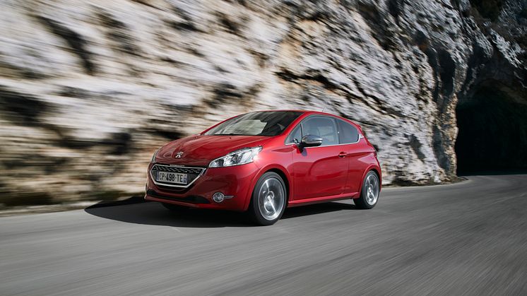 Sverigepremiär för Peugeot 208 GTi - komprimerad körglädje