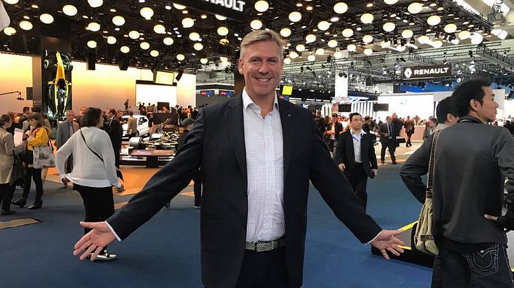 Søren Ignaz startede naturligvis Renault karrieren direkte på den blå løber til IAA Frankfurt Motorshow