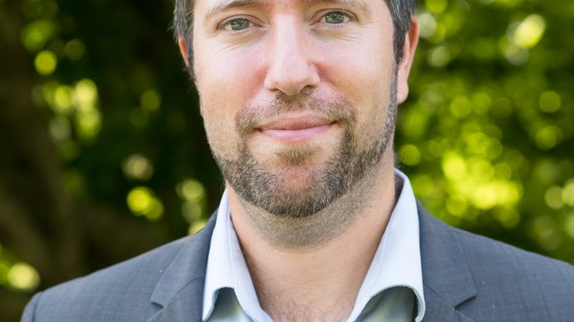 Daniel Wood, VD för Swedish Wealth Institute AB, delar sin expertis på Miljonpodden med Jonathan Ljungqvist