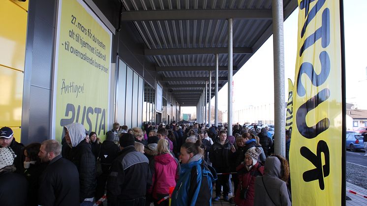 Over 300 i kø da Rusta åpnet dørene