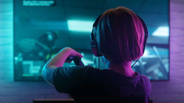 Børn taler grimmere og mobber mere i den digitale verden 