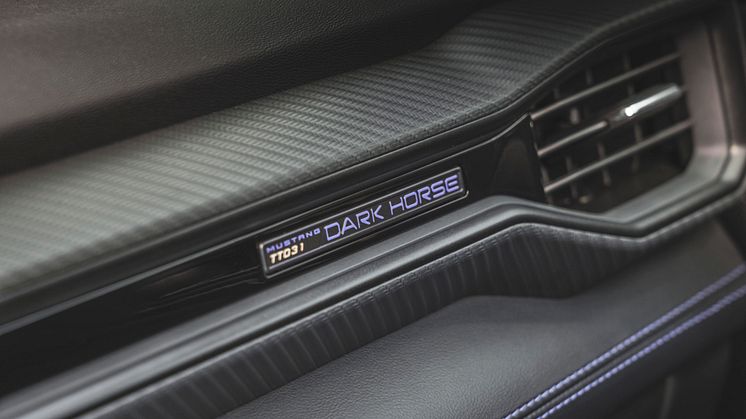 2024_FORD_MUSTANG_DARK-HORSE_8