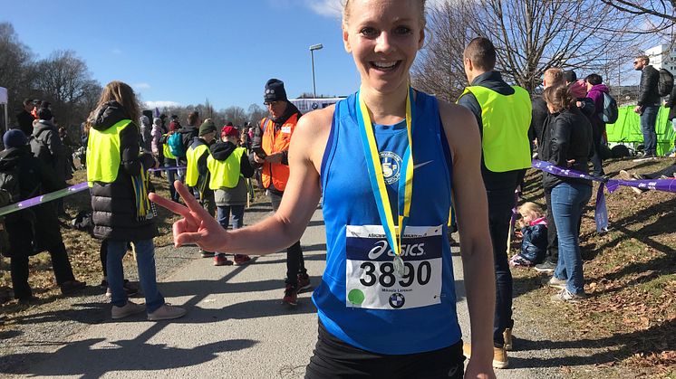 Mikaela Larsson, Spårvägens FK, vann ASICS Stockholm Marathon 2018. Idag vann hon dessutom damklassen i ASICS Premiärmilen.