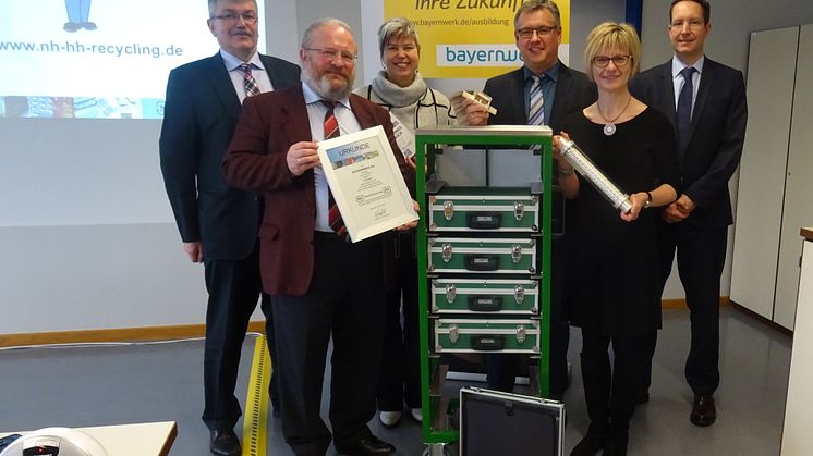 Bayernwerk erhält als „Sammler der ersten Stunde“ einen Lernzirkelwagen für seine Ausbildung