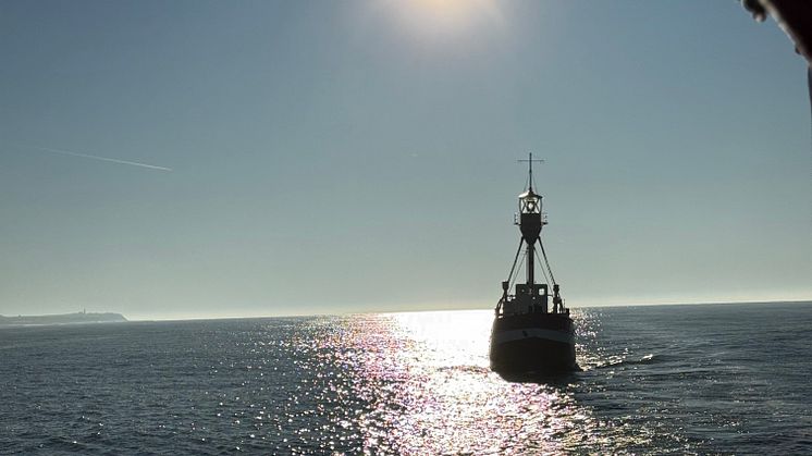 Fyrskib_slæb_Nordsøen_foto_Tom_Jensen.jpg