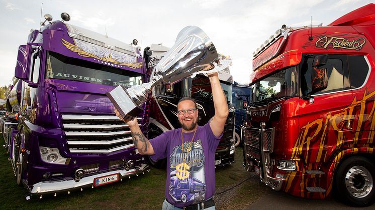 Mika Auvinen från Helsingfors i Finland fick i helgen lyfta segerpokalen i Nordic Trophy för åttonde gången. Därmed är han störst genom tiderna i den prestigefyllda tävlingen för snygga lastbilar.