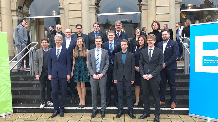 Preisträger, Vorstand Ulrich Lamy, Barmenia sowie Professoren der BUW