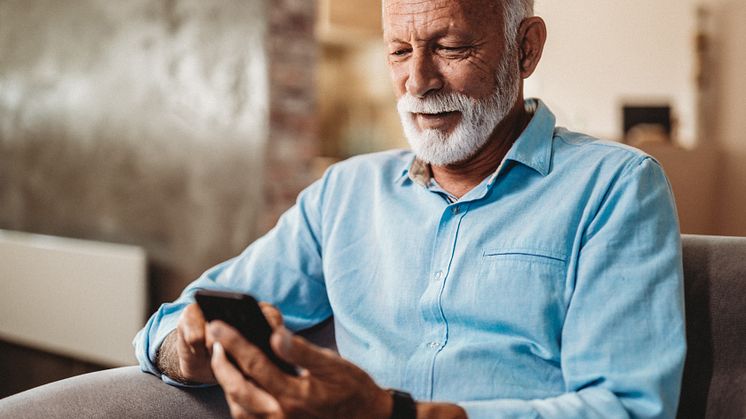 Neueste Maßstäbe für die Versorgung mit Hörimplantaten – Connected Care, ein innovativer Ansatz in der Hörversorgung, ist das Highlight beim diesjährigen EUHA-Auftritt von Cochlear (Foto: Cochlear Ltd.)