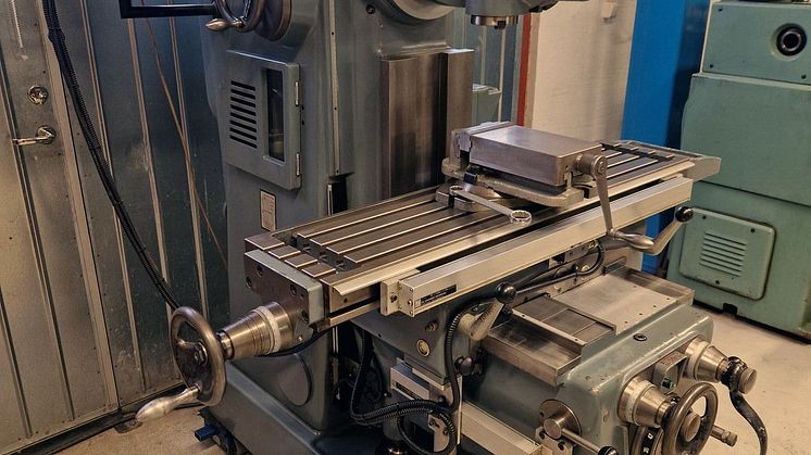 3 SCHAUBLIN 53 Milling machine.jpg