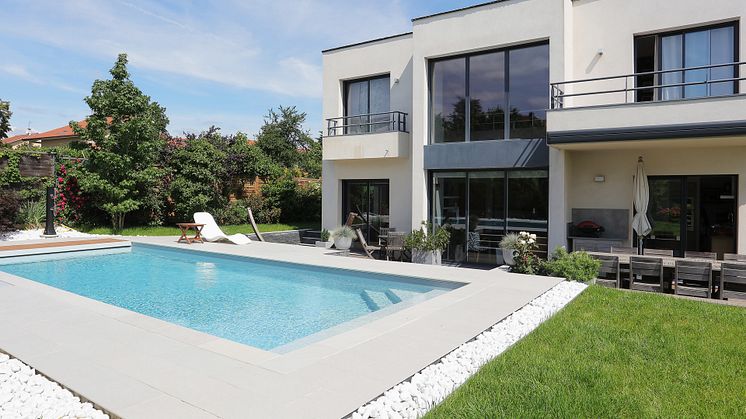 Swimmingpool-Wellnessurlaub-Zuhause