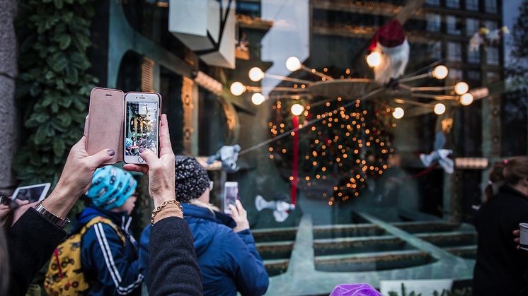 Med appen NK Christmas kan man ta del av julskyltningen på NK i augmented reality.